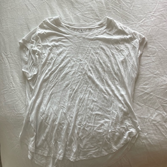 Lou & Grey Tops - Lou and Grey Scoop Hem T-Shirt